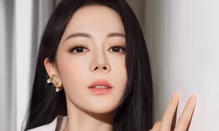 Vì sao dân mạng lại vui mừng ra mặt trước bức ảnh Địch Lệ Nhiệt Ba đi ăn tối?