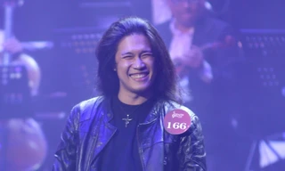 Chàng trai có vẻ ngoài bụi bặm làm nên điều bất ngờ ở cuộc thi Tiếng hát Hà Nội 2025