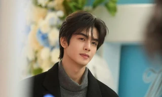 Tôi Như Ánh Dương Rực Rỡ: Tống Uy Long gặp rắc rối vì bức ảnh nắm tay bạn diễn