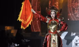 Sinh viên mang tranh dân gian Đông Hồ, văn hóa các dân tộc Việt lên sàn catwalk 