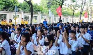 Bí kíp ôn môn Văn thi tốt nghiệp THPT: Không lạm dụng AI, tìm tài liệu ở đâu?