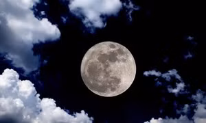 Trăng non ngày 17/4: Bạn đang mở cánh cửa của cơ hội, sự kết nối và bứt phá