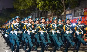 Tổng hợp luyện A80: Tiếng bước chân hào hùng hòa cùng tiếng hò reo của nhân dân