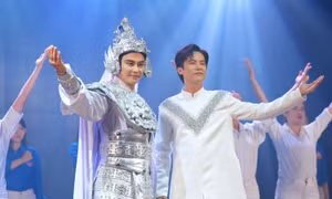 Minh Sang The Voice cùng NSƯT Võ Minh Lâm ra mắt MV "Rực Sáng Sức Trẻ Việt Nam"