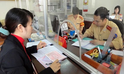 Giảm 30% phí, lệ phí đăng ký xe qua dịch vụ công trực tuyến