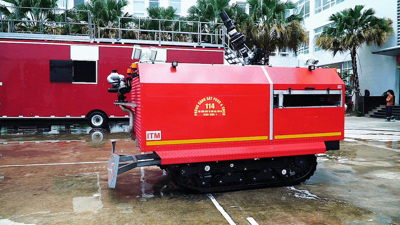 Tận mắt xem robot chữa cháy thay cảnh sát cứu hỏa