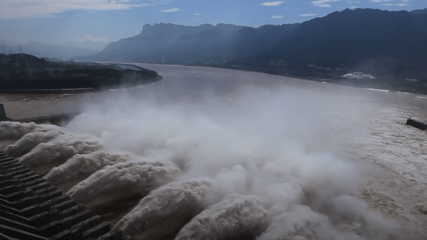 Đập Tam Hiệp mở 10 cửa xả nước để sẵn sàng cho những trận lũ tiếp theo