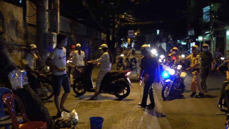 Hành trình lực lượng 363 tuần tra đêm trong dịch