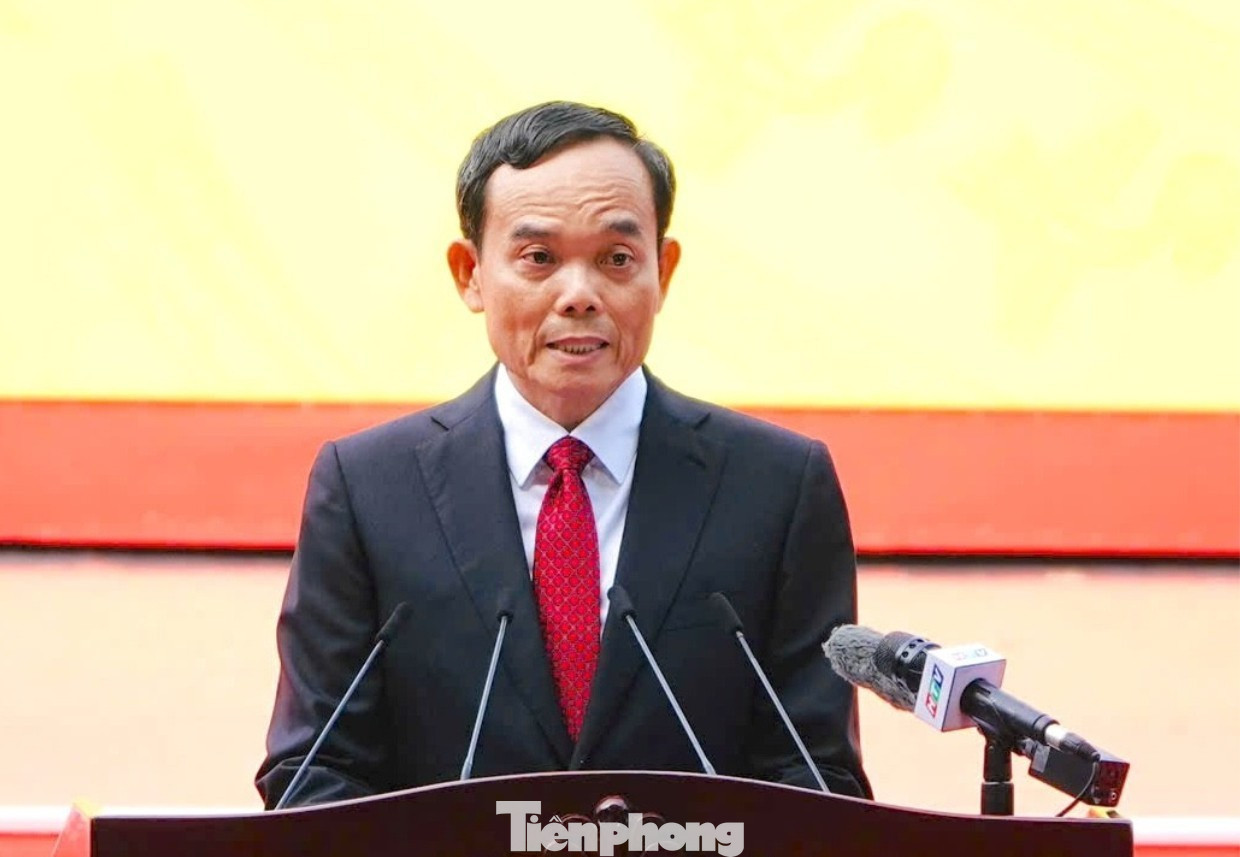 Bí thư TPHCM: 'Thành phố chưa bao giờ bước đi một mình'