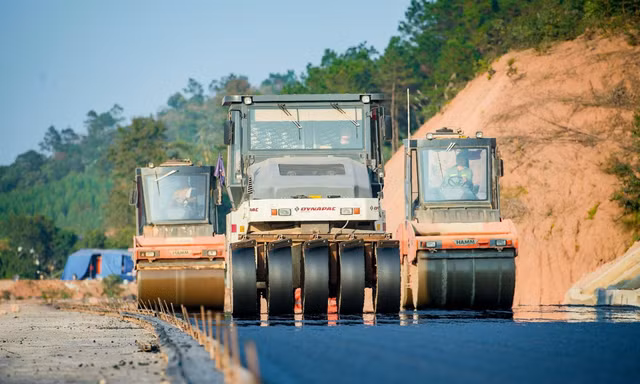 Cao tốc Hữu Nghị - Chi Lăng chạy đua đến cột mốc ngày khánh thành