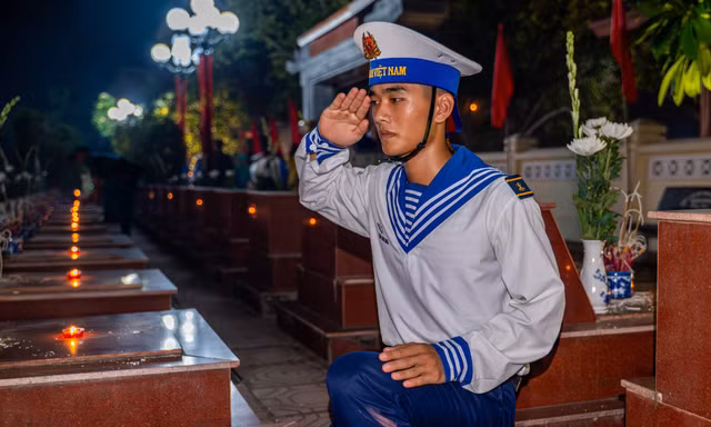 Tiếp nối di sản tinh thần bất khuất của cha ông