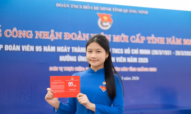 Lễ kết nạp Đoàn đặc biệt cho 400 thanh thiếu niên Quảng Ninh