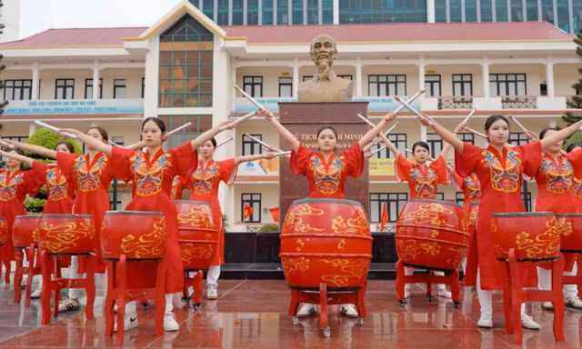 Màn trống hội Hào khí non sông, mùa xuân dâng Đảng