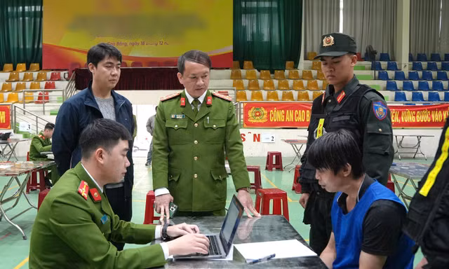 Triệt phá đường dây lừa đảo qua 'app tình cảm', di lý 68 đối tượng từ Campuchia về Việt Nam