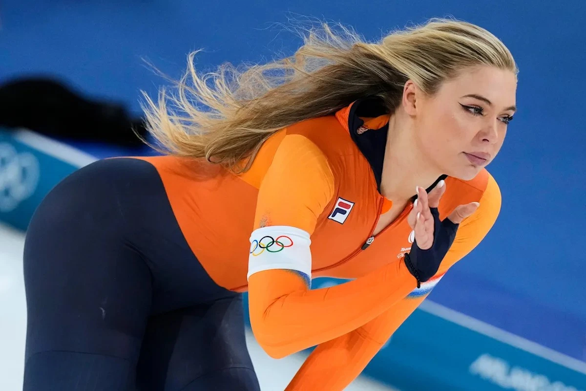 Jutta Leerdam khóc khi đăng quang, Nike có thể thưởng hơn 1 triệu USD