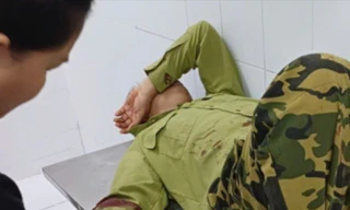 Truy đuổi đối tượng nghi vấn, nhân viên bảo vệ rừng bị chém thương tích