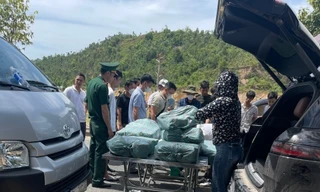 Bắt 2 đối tượng vận chuyển gần 300 kg ma túy