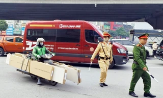 Hà Nội xử lý loạt xe chở hàng cồng kềnh gây mất an toàn giao thông