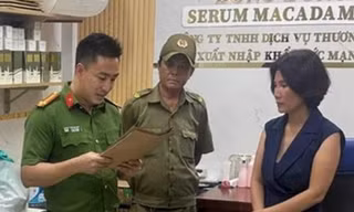 Bị truy nã về tội lừa đảo, nữ giám đốc phẫu thuật đổi khuôn mặt để lẩn trốn