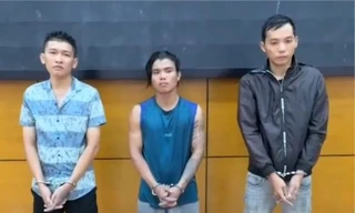 Bắt khẩn cấp 3 đối tượng giả danh công an cướp tài sản tại TPHCM