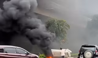 Xử phạt người đàn ông đốt rác gây khói mù mịt cầu Thăng Long bị xử phạt