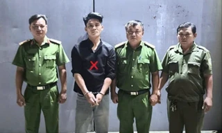 Người dân hỗ trợ công an bắt giữ đối tượng truy nã ở Đồng Nai