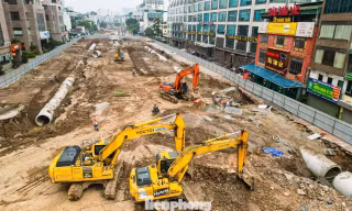 Cận cảnh tiến độ thi công khẩn cấp đường Vành đai 2,5 đoạn qua Cầu Giấy