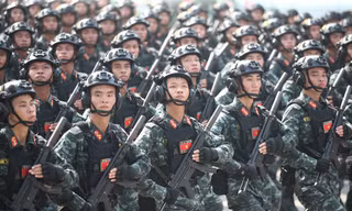 Khắc dấu ý chí thép trong nắng lửa thao trường diễu binh