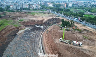 Toàn cảnh đại công trường hồ điều hòa gần 1.000 tỷ đồng giữa Thủ đô