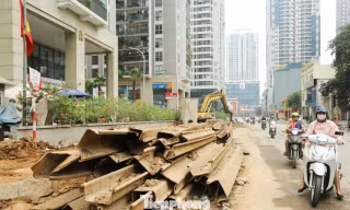 Đường Nguyễn Tuân thành ‘công trường bất tận’ giữa Thủ đô