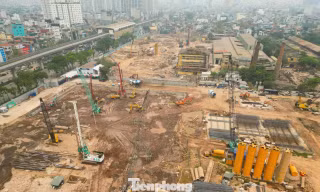 Cận cảnh đại công trường trên khu 'đất vàng' Cao - Xà - Lá