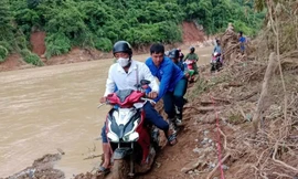 Thanh niên Điện Biên ròng rã dọn trường, sửa đường, dựng nhà sau bão lũ 