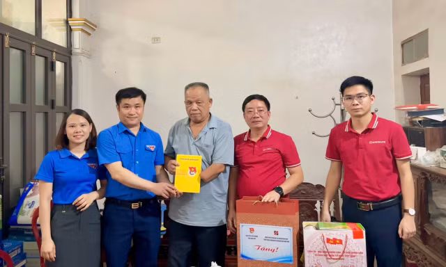Tuổi trẻ Ninh Bình tiếp nối mạch nguồn tri ân 