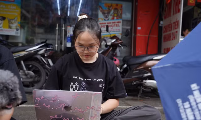 Giới trẻ chạy deadline, học bài... chờ xem sơ duyệt diễu binh