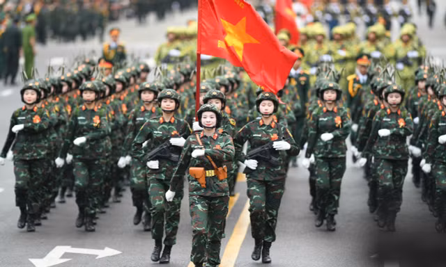 Những 'bông hồng thép' trong lễ diễu binh trên Quảng trường Ba Đình