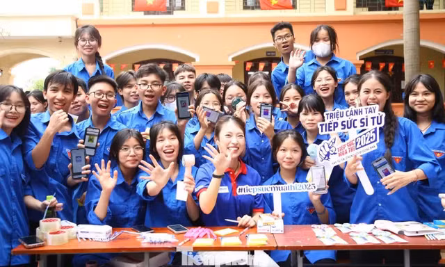 Podcast chia sẻ cùng sĩ tử, gỡ rối áp lực mùa thi