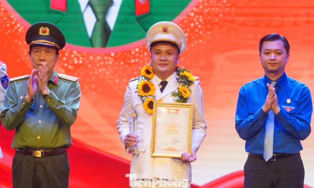 Tuyên dương 20 Gương mặt trẻ Công an tiêu biểu năm 2025