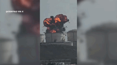 Máy bay không người lái lao xuống kho dầu, cảng Oman bốc cháy dữ dội