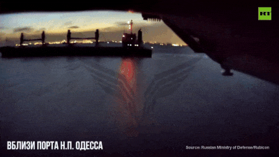 Nga tung máy bay không người lái đáp trả đòn tập kích tàu biển của Ukraine