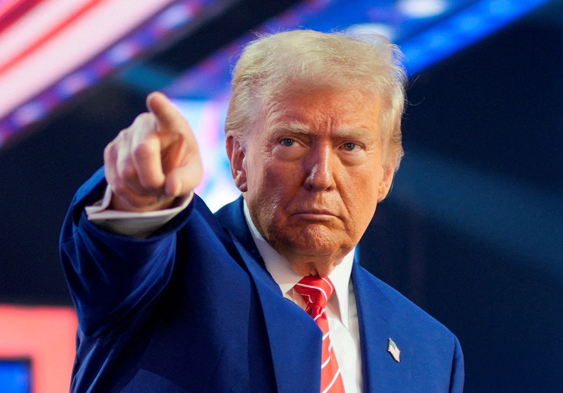 Ông Trump cảnh báo áp thuế cao hơn sau phán quyết Tòa án Tối cao Mỹ