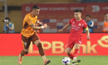 HIGHLIGHTS: Công an Hà Nội thắng đậm HAGL, vững ngôi đầu bảng 