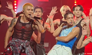 (S)TRONG "đánh yêu" Cường Seven trong liveshow Giữa Những Trời Sao