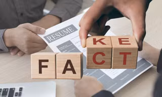 Thổi phồng CV khi đi xin việc: Chưa chắc qua nổi "vòng gửi xe" mà còn dễ vướng rắc rối