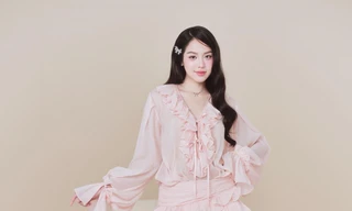 Hoa hậu Thanh Thủy khoe bộ ảnh mới với loạt trang phục mang phong cách kẹo ngọt