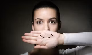 Những thói quen dẫu biết có hại cho sức khỏe nhưng nhiều người vẫn "thích" làm