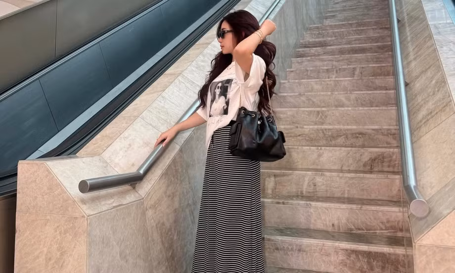 Ai cũng nên có một chiếc chân váy maxi trong tủ đồ, mặc lúc nào cũng hợp
