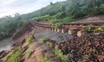 Cầu đường bị xói lở, dừng chạy nhiều chuyến tàu Bắc - Nam hôm nay 