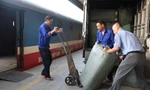 Vận chuyển hơn 15.000 kiện hàng đến vùng lũ bằng đường sắt 