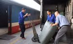 Vận chuyển hơn 15.000 kiện hàng đến vùng lũ bằng đường sắt 