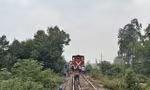 Thông tuyến đường sắt Hà Nội - Thái Nguyên sau sự cố sạt lở 